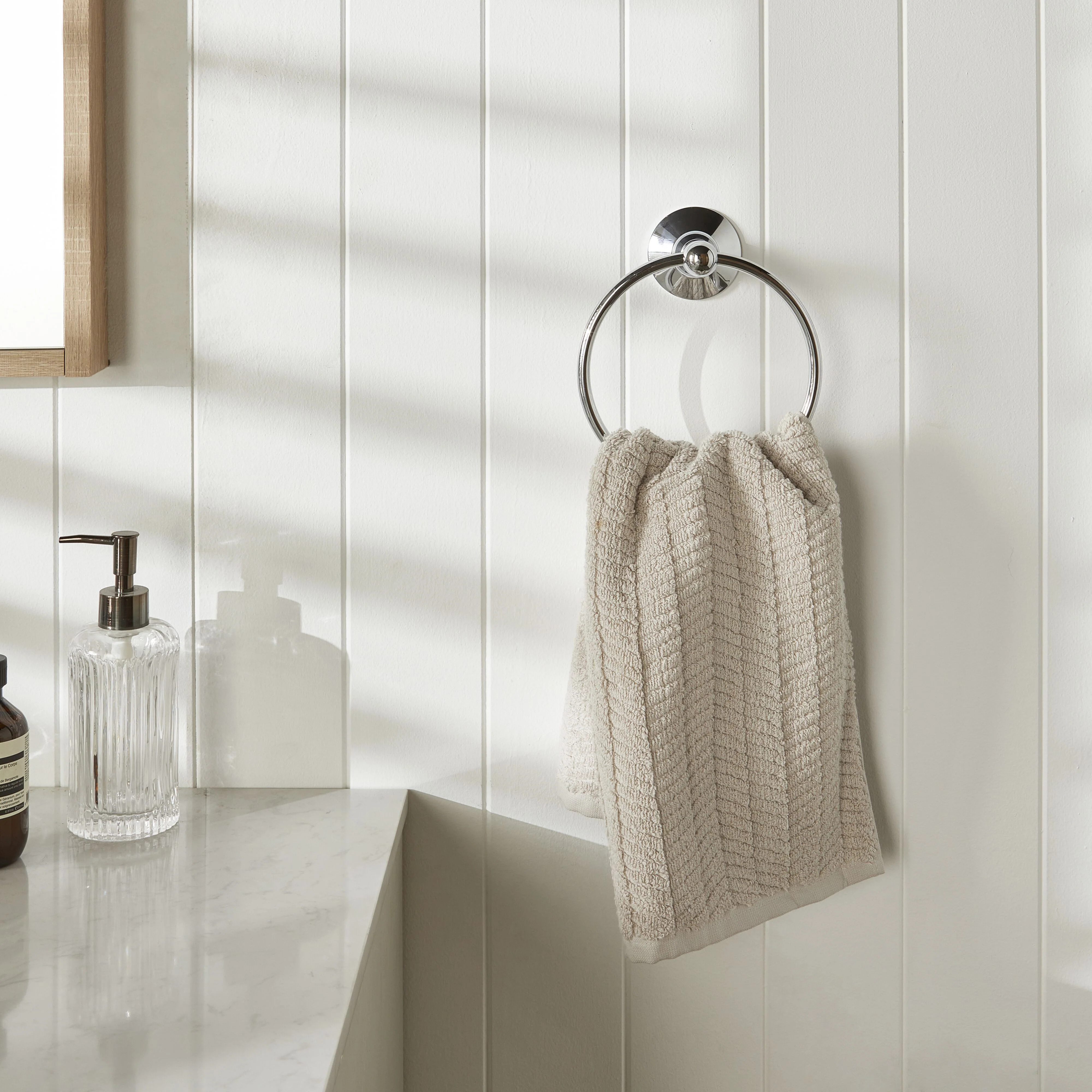 1444-oxford-guest-towel-ring-chrome-7.webp Oxford Guest Towel Ring Chrome