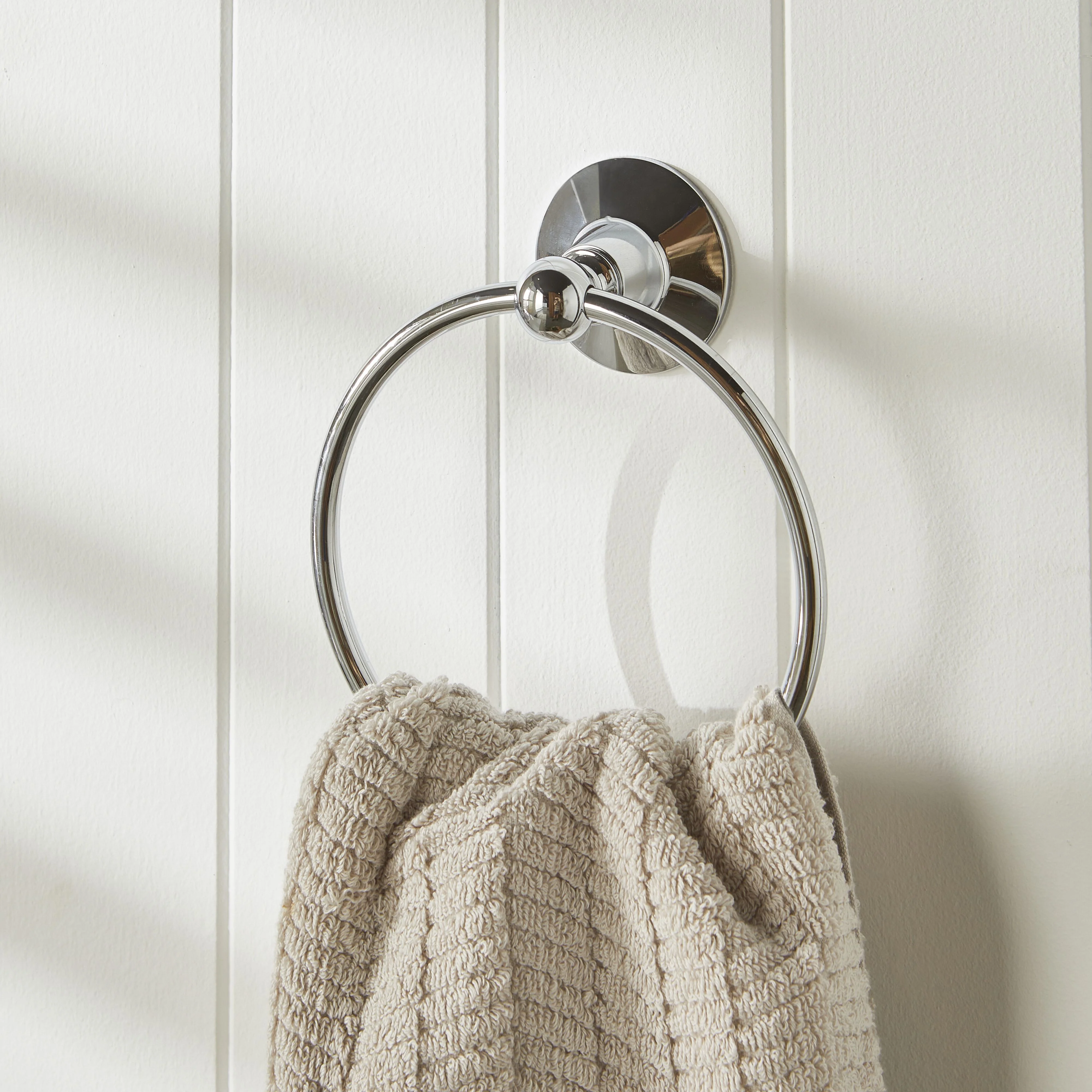 1444-oxford-guest-towel-ring-chrome-9.webp Oxford Guest Towel Ring Chrome