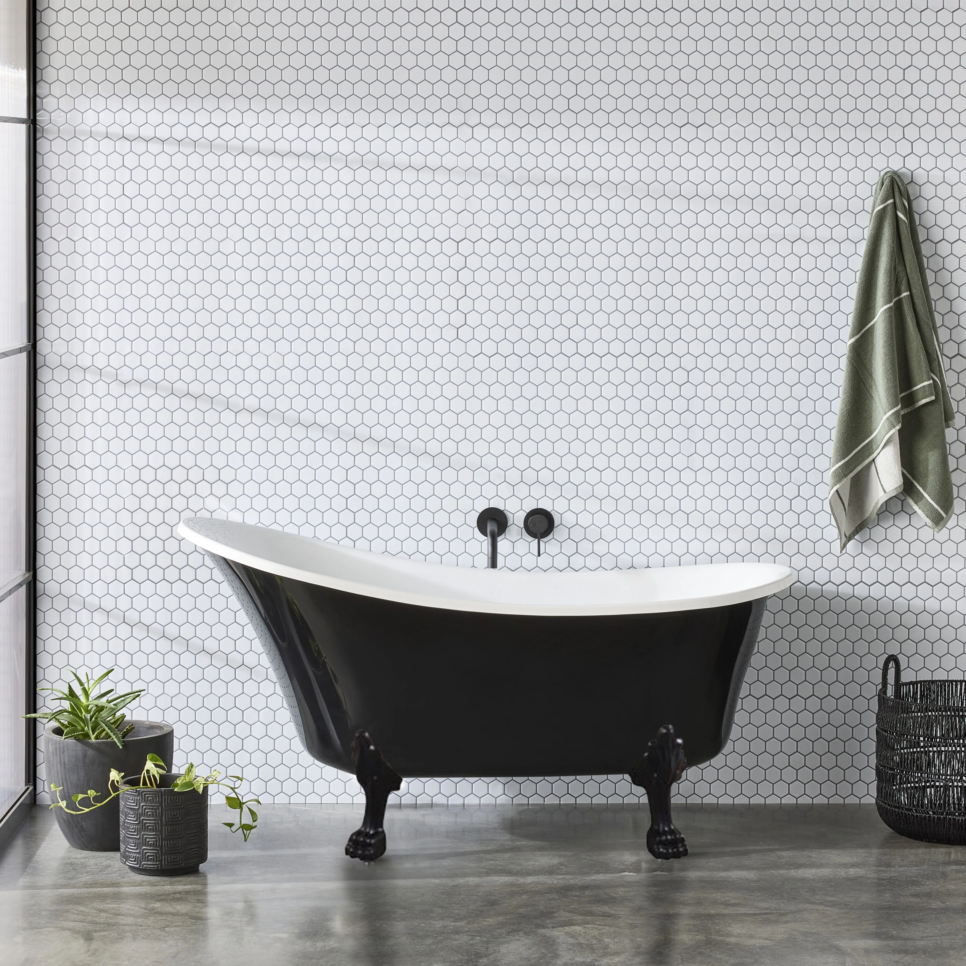 Alto Black Bath 1520mm with Black Feet Package
