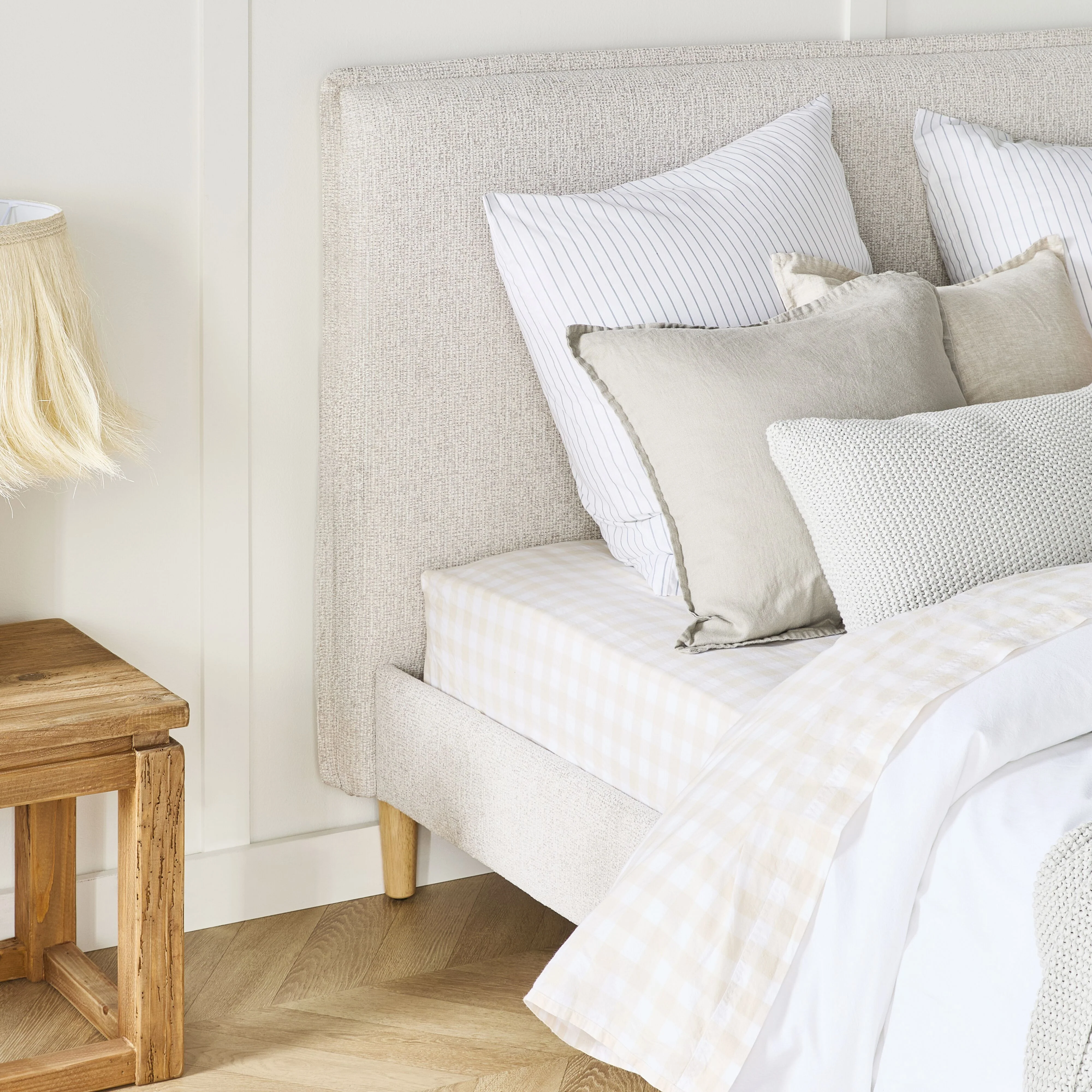1723-bailie-queen-bed-10.webp Bailie Queen Bed
