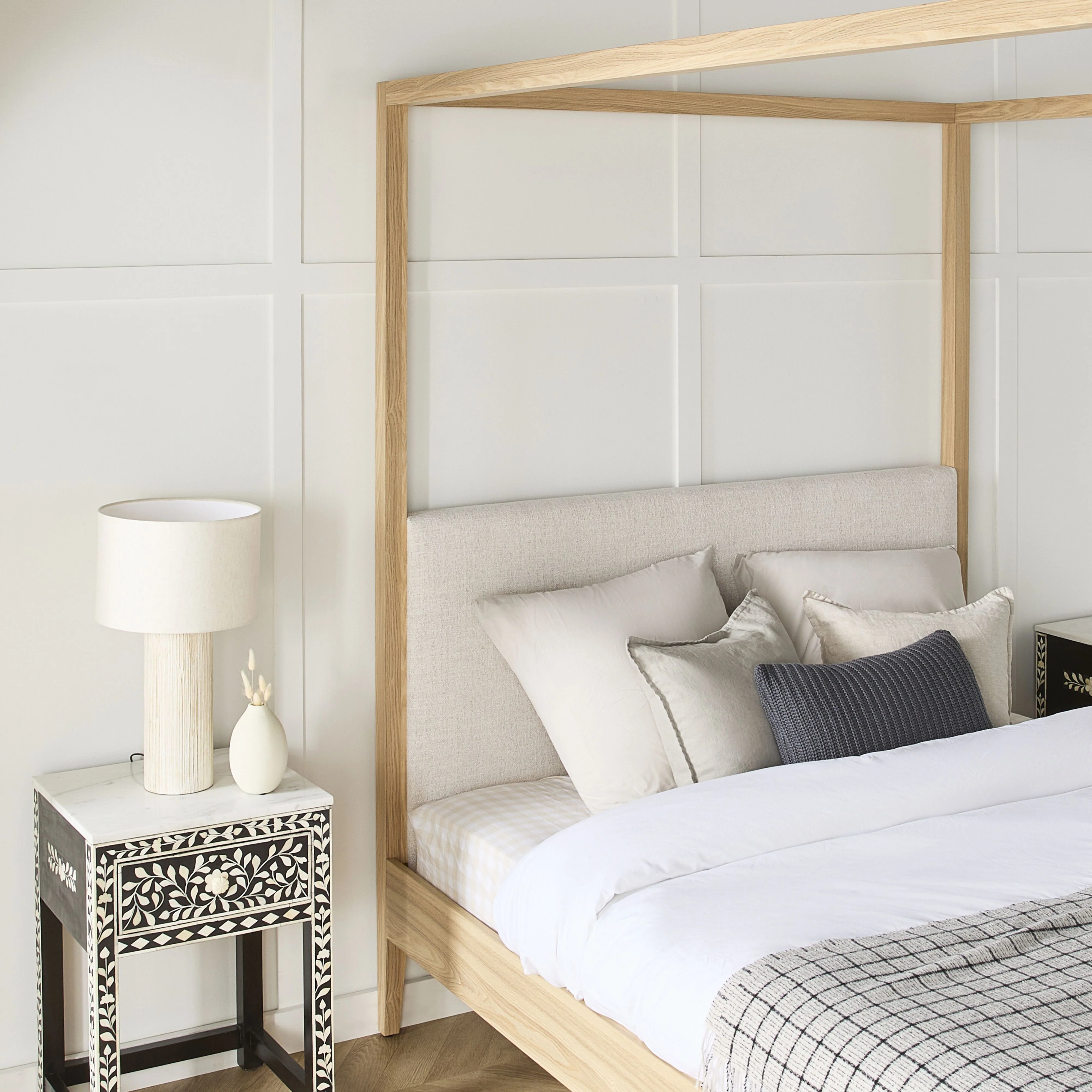 1752-kenzy-4-poster-queen-bed-9.webp Kenzy 4 Poster Queen Bed