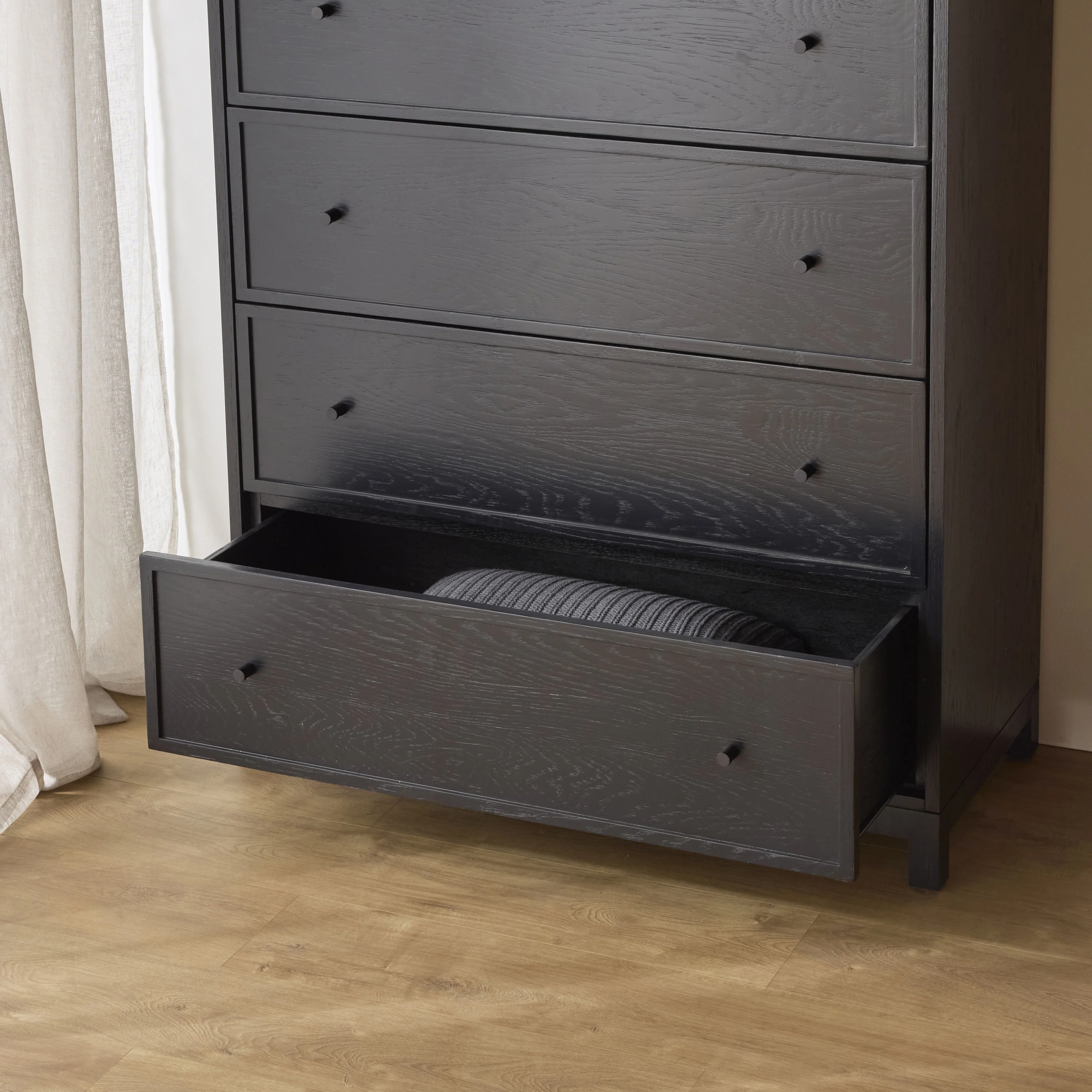 1780-avalon-4-drawer-chest-black-12.webp Avalon 4 Drawer Chest Black