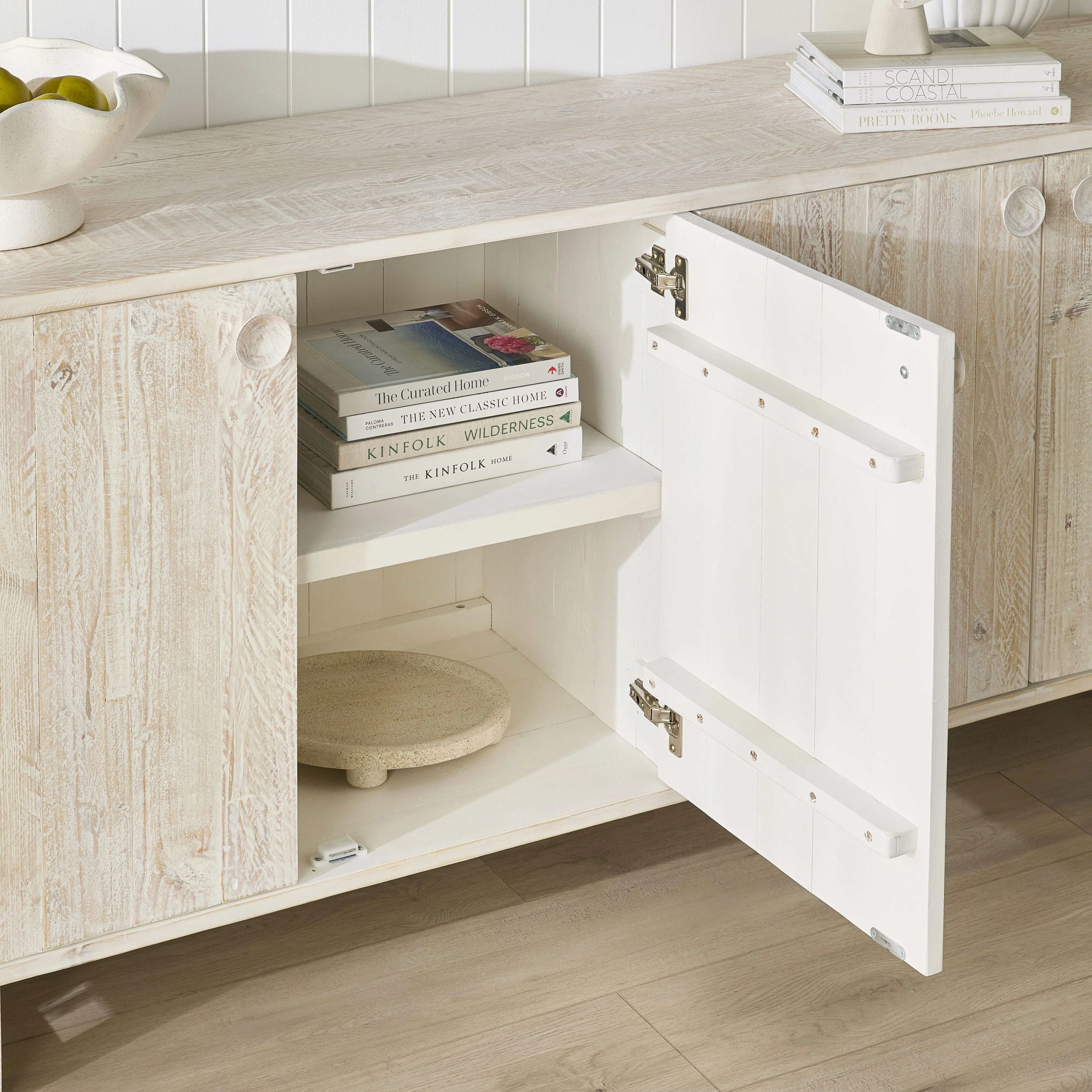 1878-daylesford-4-door-sideboard-white-wash-13.webp Daylesford 4 Door Sideboard White Wash