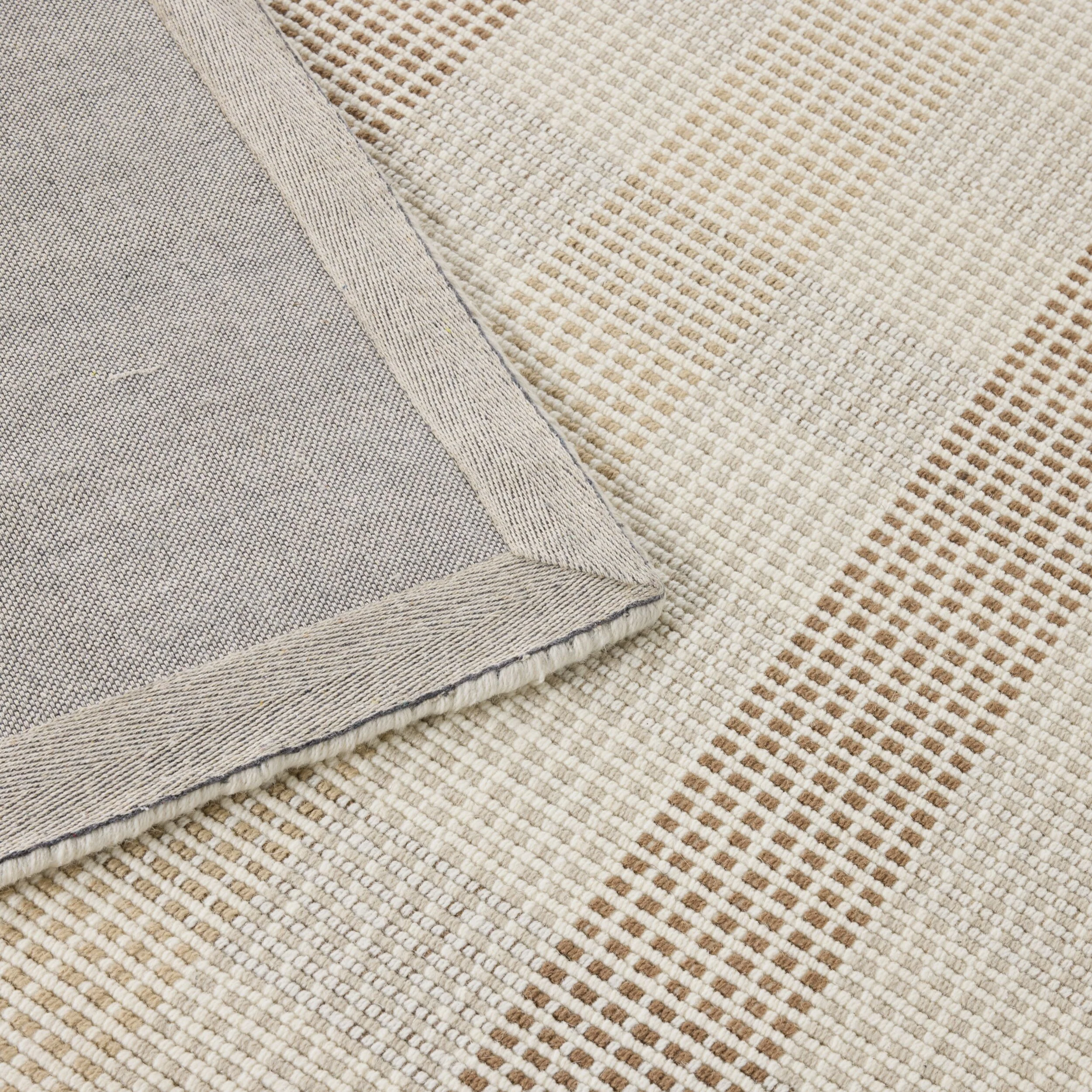 2362-manning-grid-handloom-nz-wool-rug-240x300cm-3.webp Manning Grid Handloom NZ Wool Rug 240x300cm