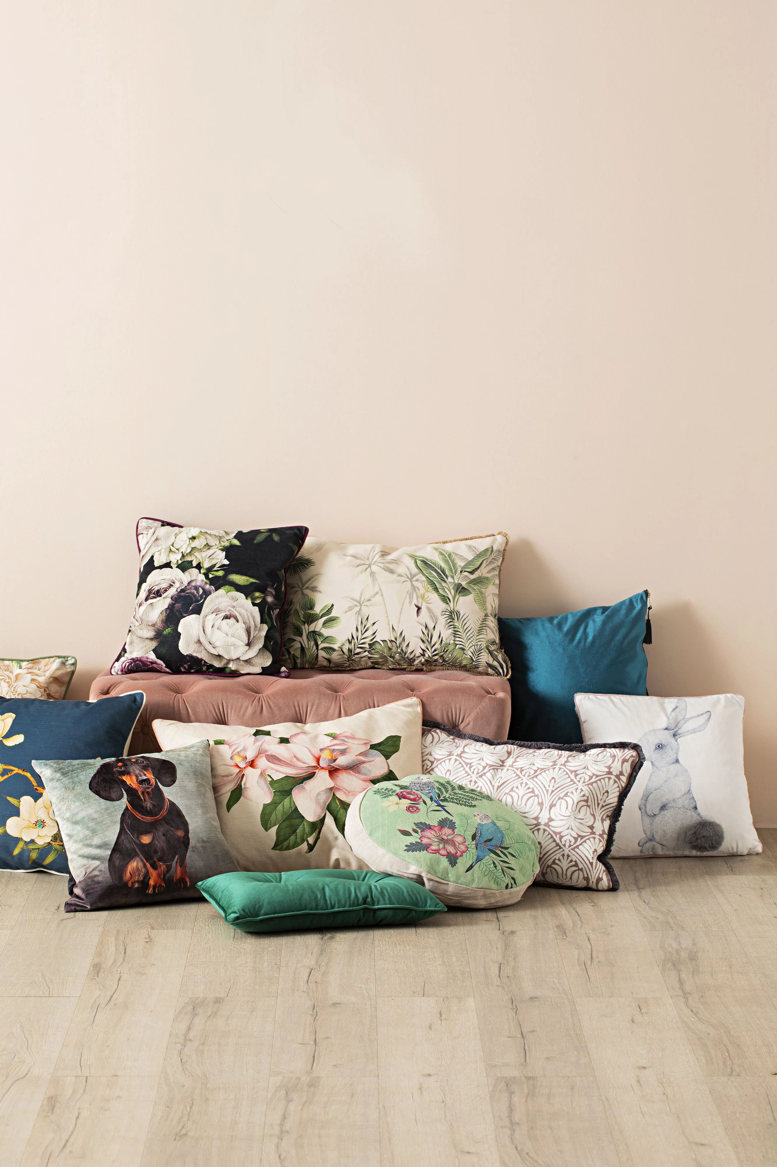 2461-cuscino-pink-magnolia-cushion-60x50cm-4.webp Cuscino Pink Magnolia Cushion 60x50cm