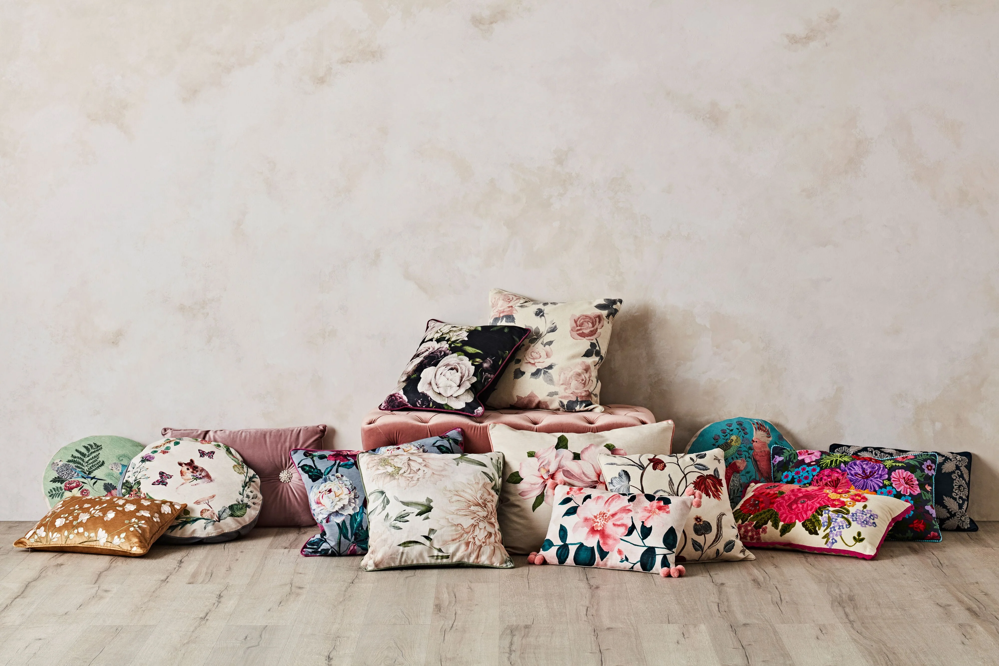 2461-cuscino-pink-magnolia-cushion-60x50cm-5.webp Cuscino Pink Magnolia Cushion 60x50cm