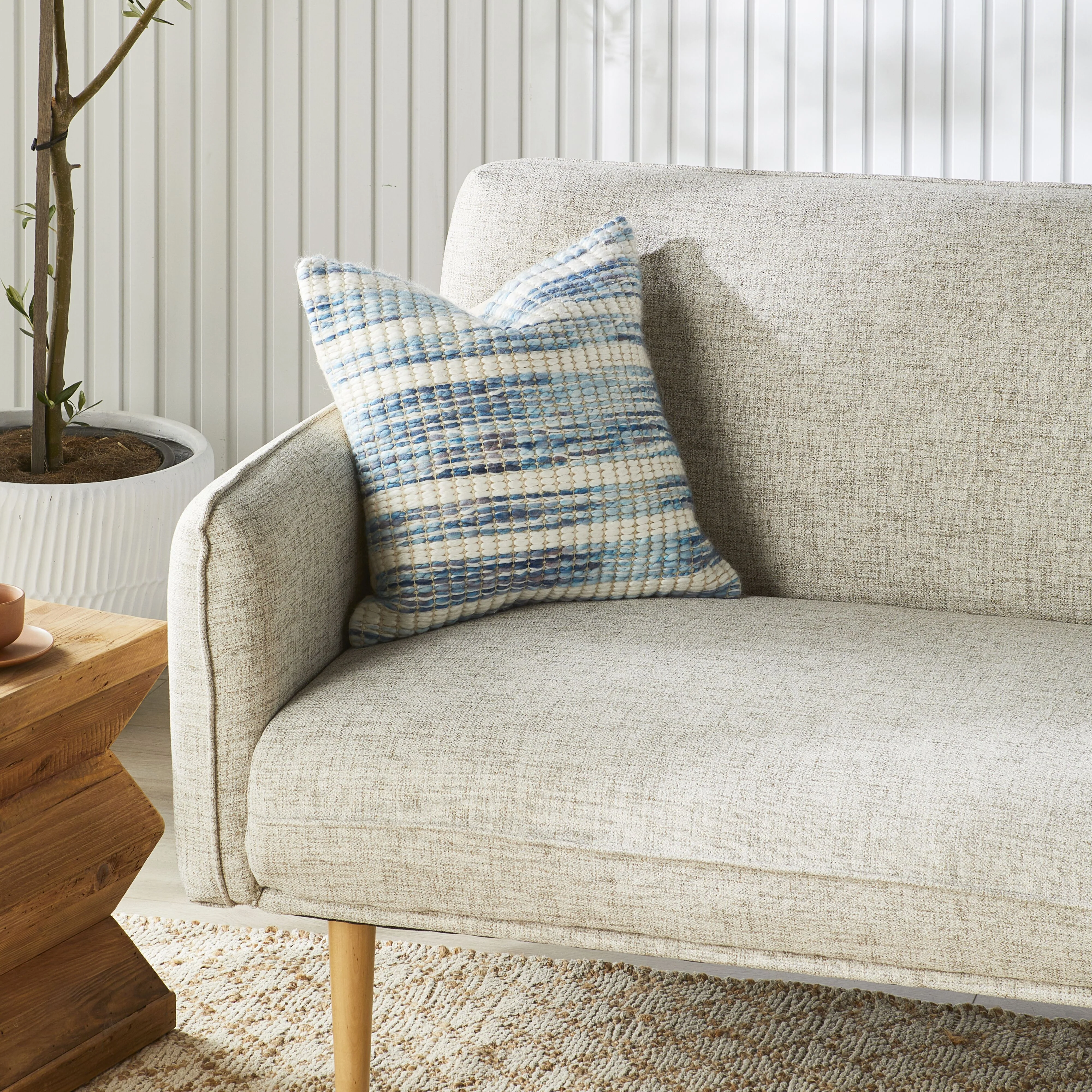 2500-chunky-spacedye-cushion-45x45cm-4.webp Chunky Spacedye Cushion 45x45cm