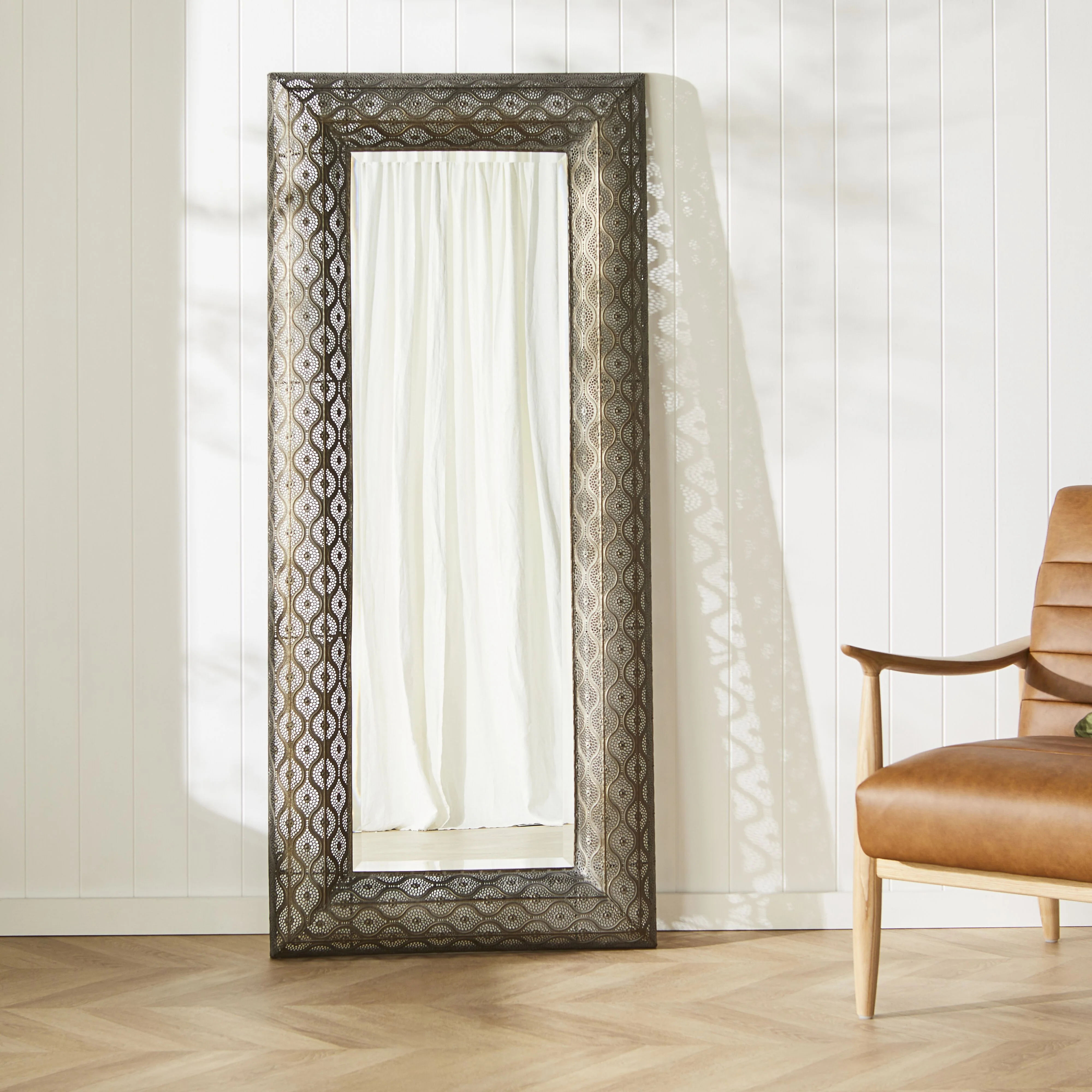 2684-surat-metal-mirror-160x70cm-3.webp Surat Metal Mirror 160x70cm