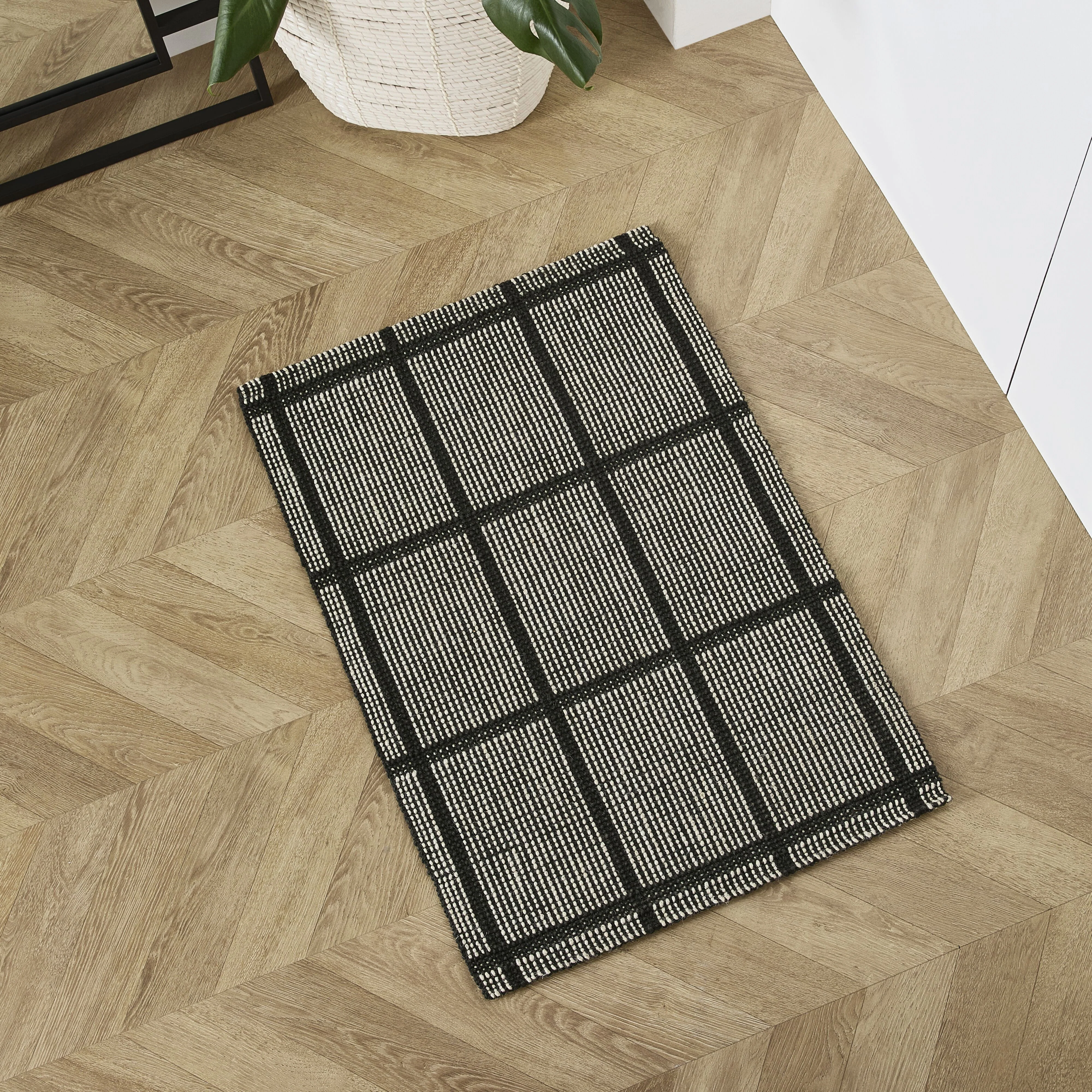 2967-grid-check-jute-doormat-60x90cm-3.webp Grid Check Jute Doormat 60x90cm
