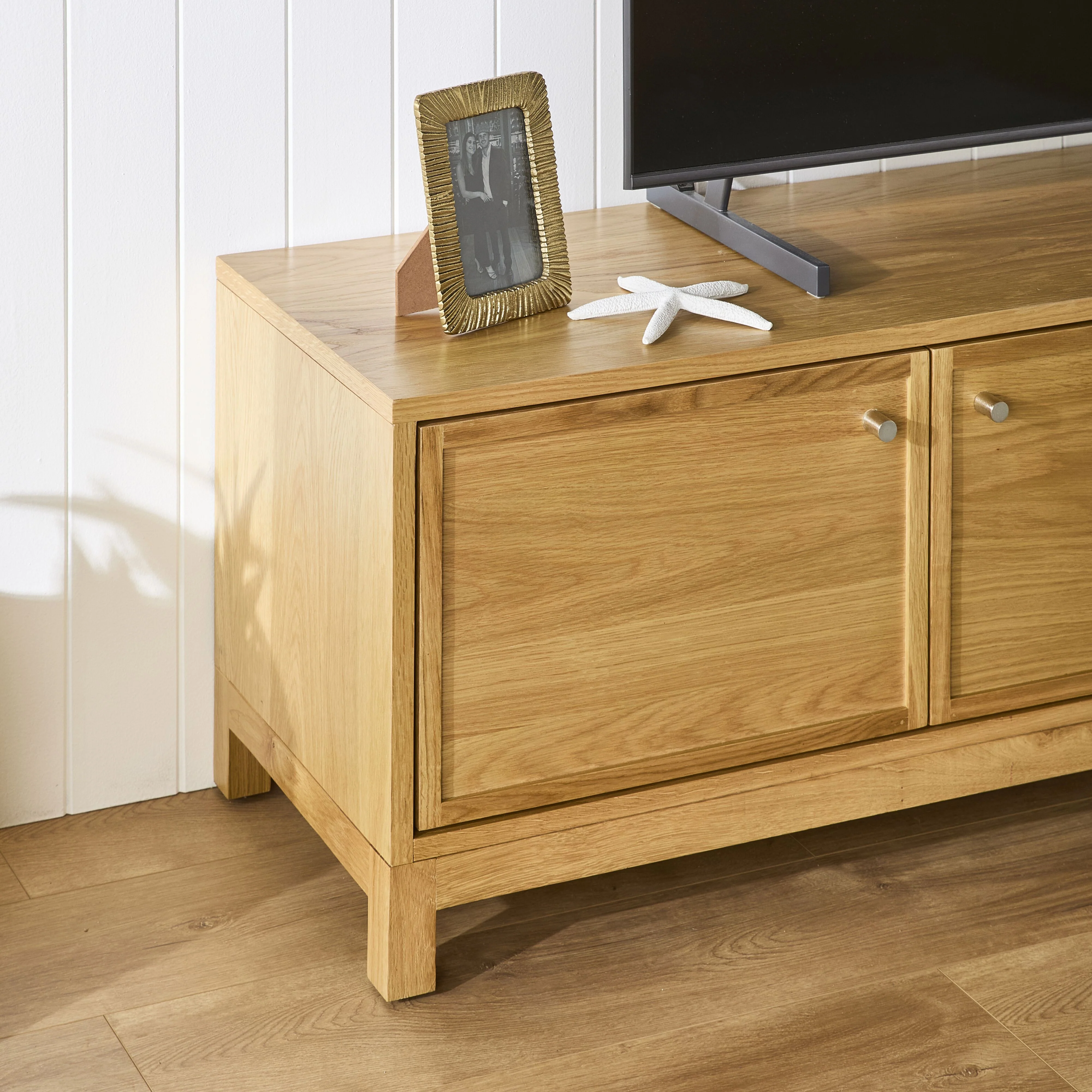 3082-avalon-4-door-entertainment-unit-light-oak-10.webp Avalon 4 Door Entertainment Unit Light Oak