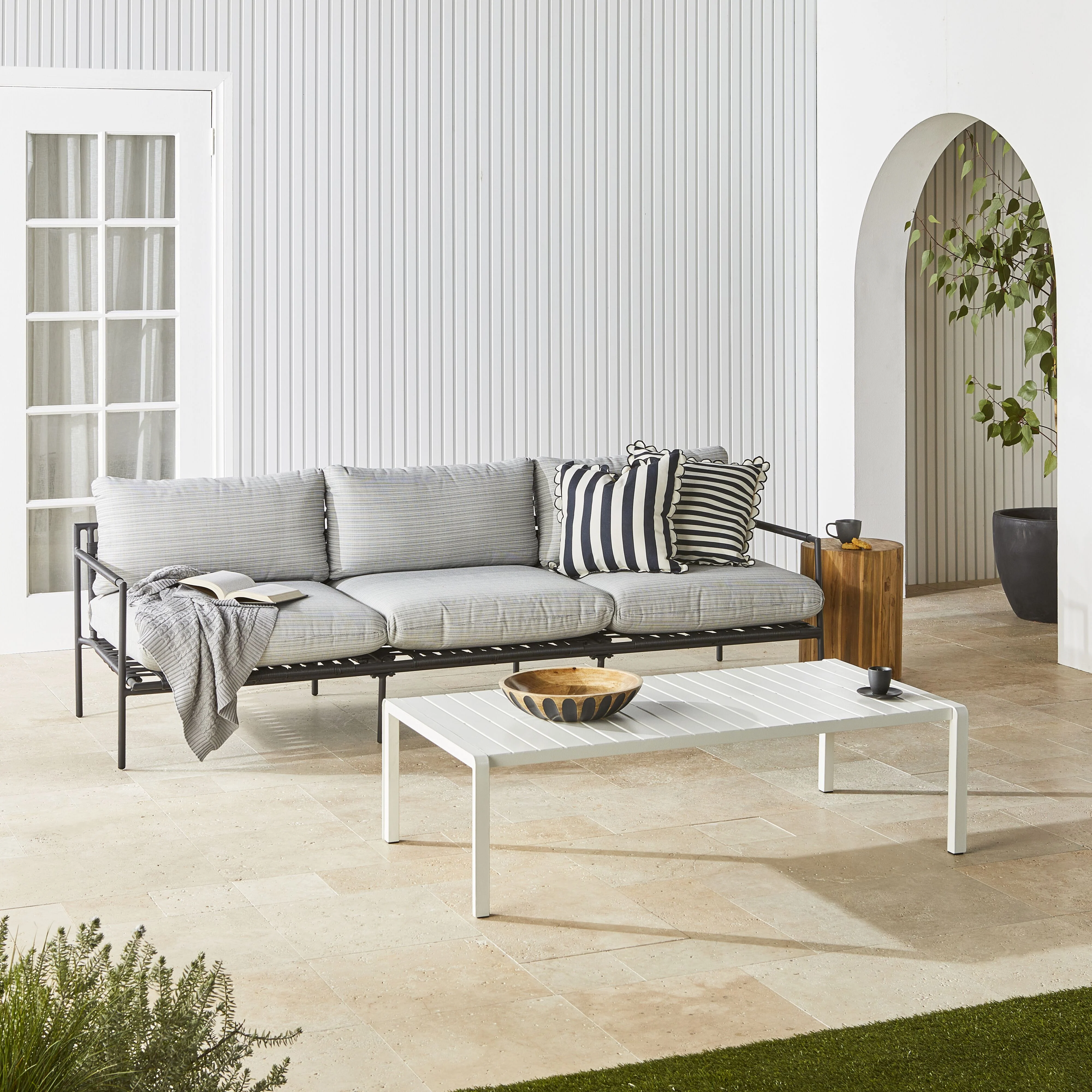 3194-kace-outdoor-coffee-table-130cm-white-6.webp Kace Outdoor Coffee Table 130cm White