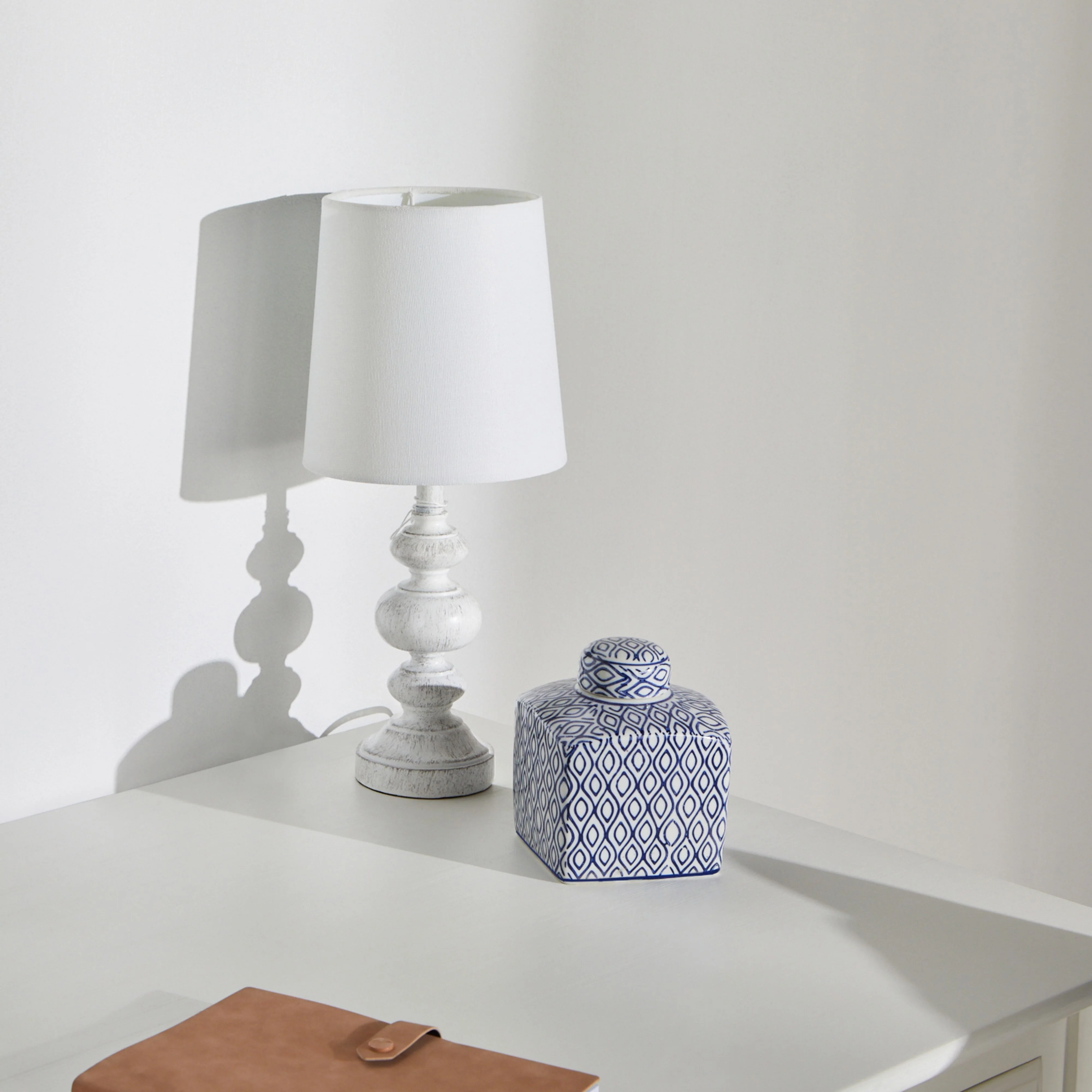 403-peta-white-table-lamp-32cm-5.webp Peta White Table Lamp 32cm