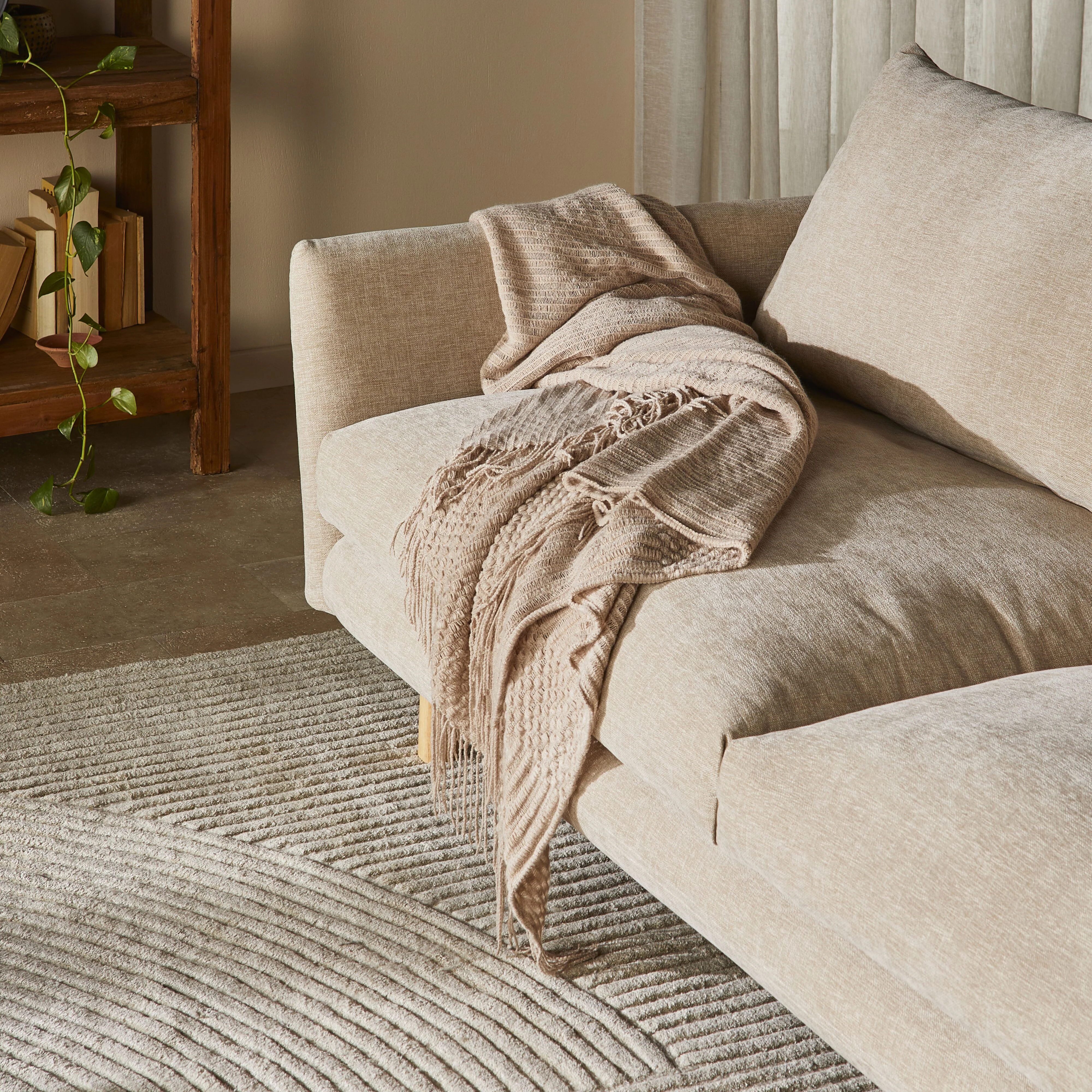 680-iluka-fringed-throw-sand-130x170cm-4.webp Iluka Fringed Throw Sand 130x170cm