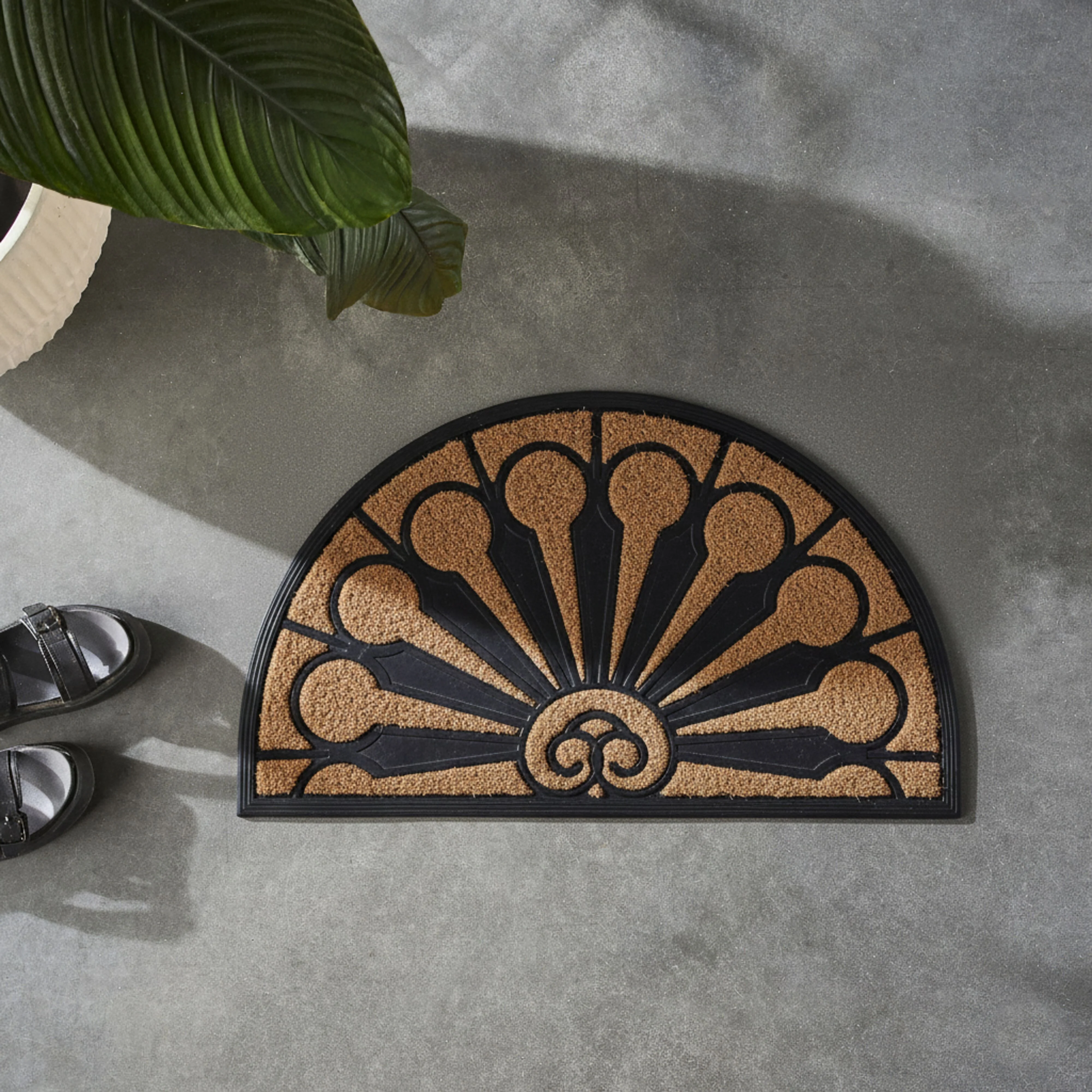 840-half-moon-deco-rubber-and-coir-doormat-75cm-4.webp Half Moon Deco Rubber and Coir Doormat 75cm